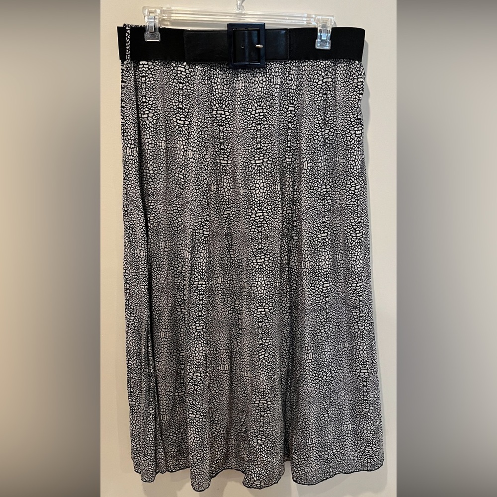 Style & Co long skirt with belt - Picture 3 of 12
